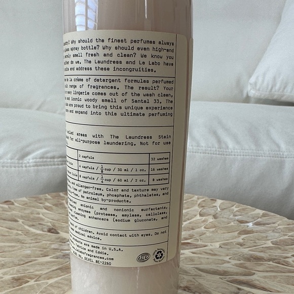 The Laundress & Le Labo Santal 33 Detergent - Picture 3 of 4